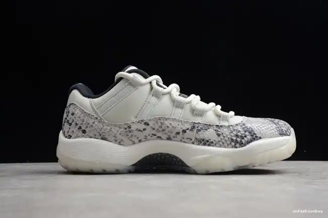 Snake SE Air Light CD6846-002 Jordan Bone Low 11 0703
